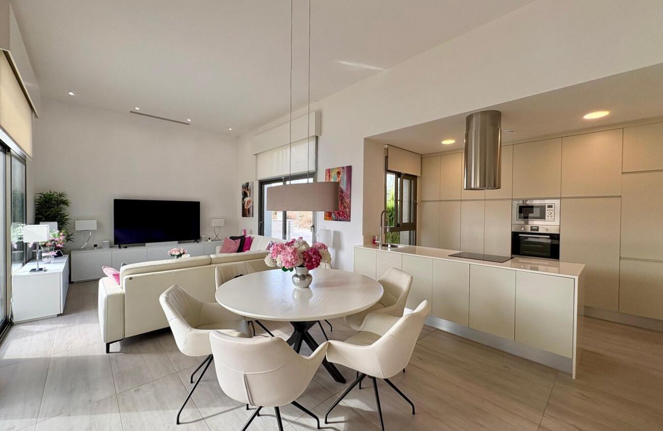 Resale - Villa -
Benijofar - Costa Blanca