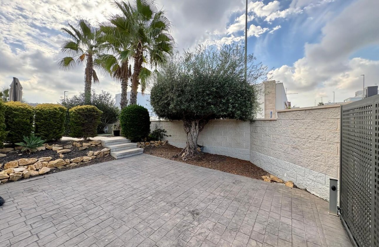 Resale - Villa -
Benijofar - Costa Blanca
