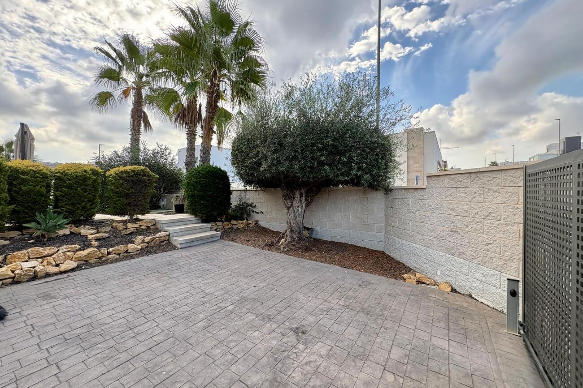 Resale - Villa -
Benijofar - Costa Blanca
