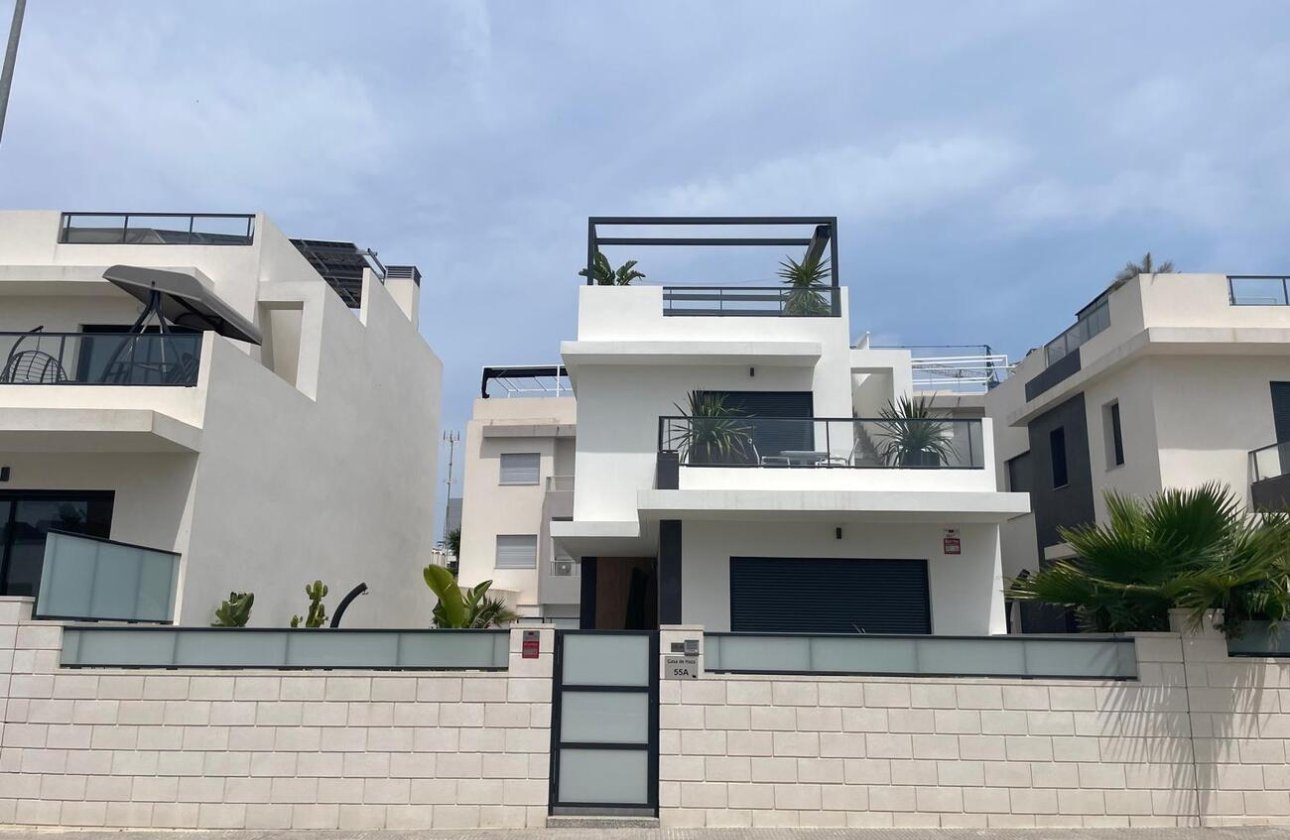 Resale - Villa -
Benijofar