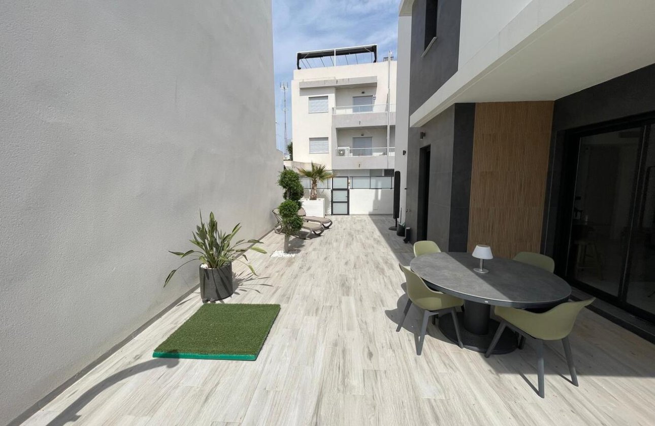 Resale - Villa -
Benijofar