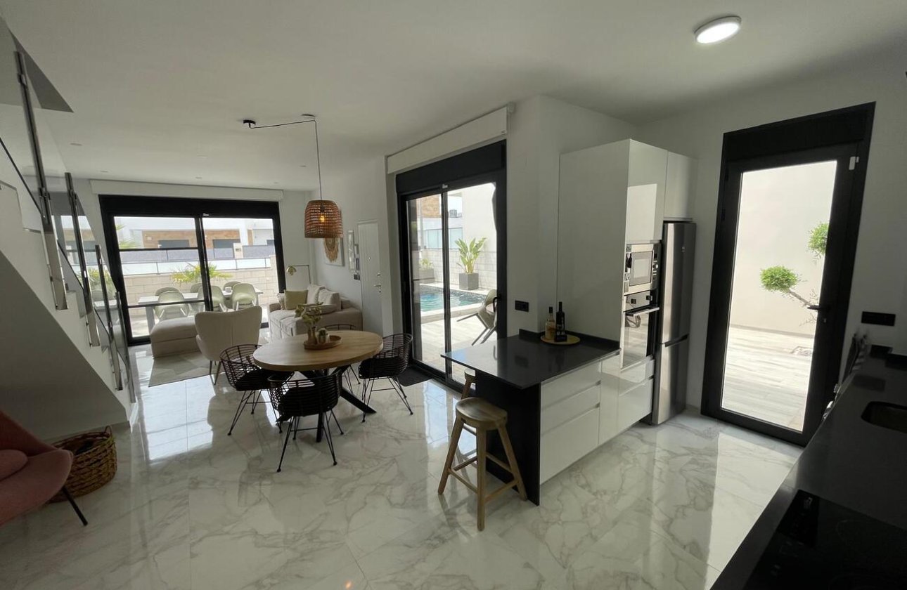Resale - Villa -
Benijofar