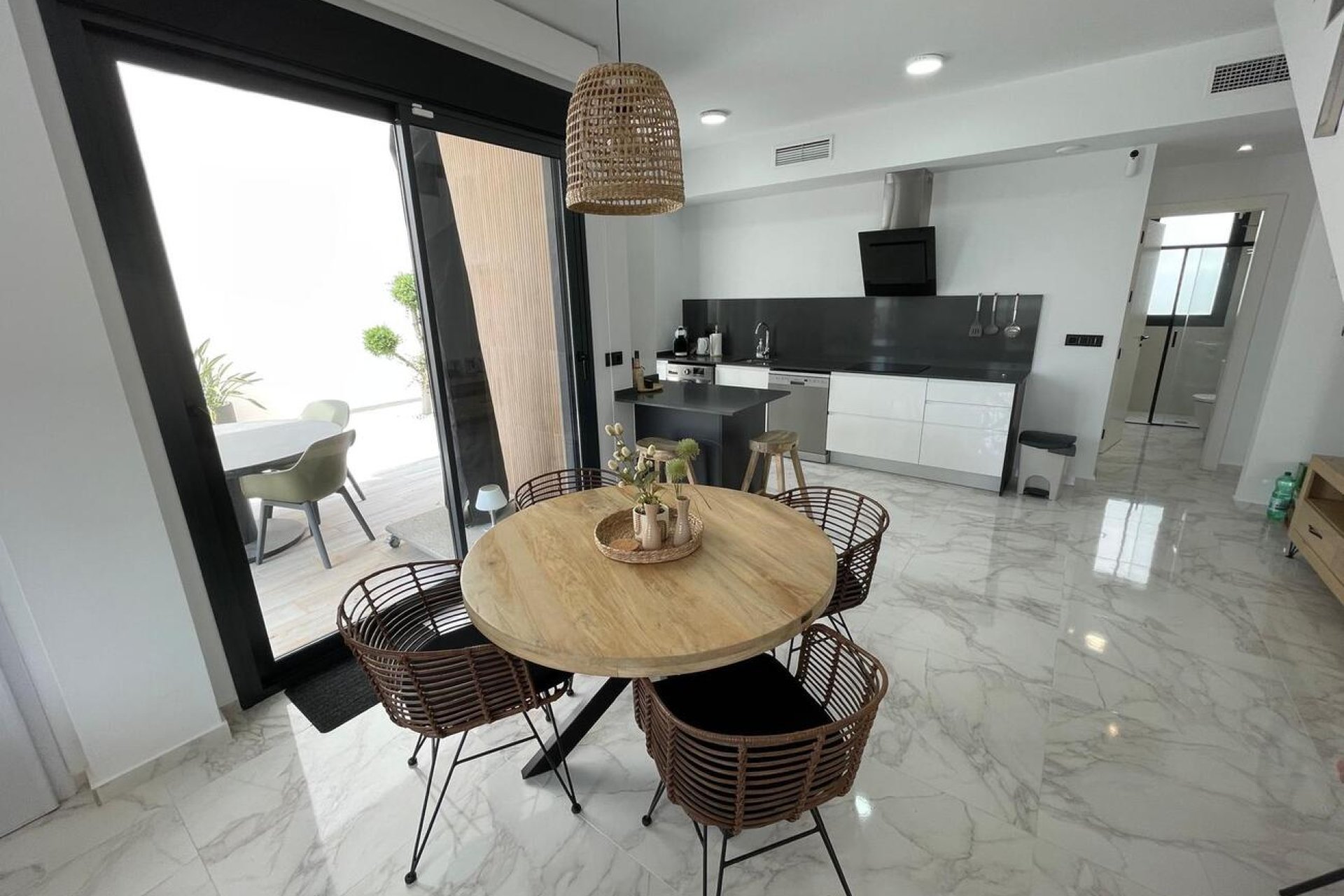 Resale - Villa -
Benijofar