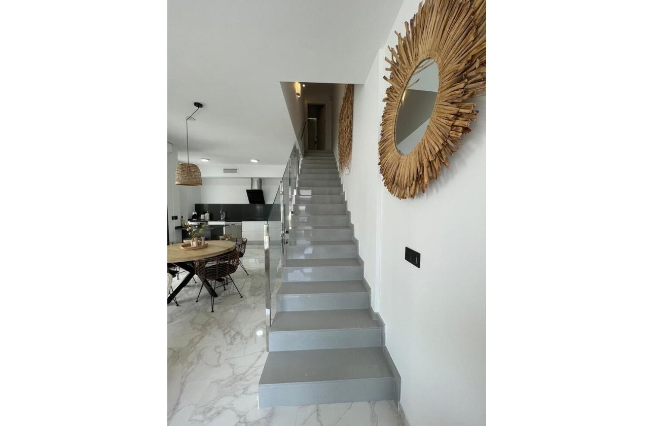 Resale - Villa -
Benijofar