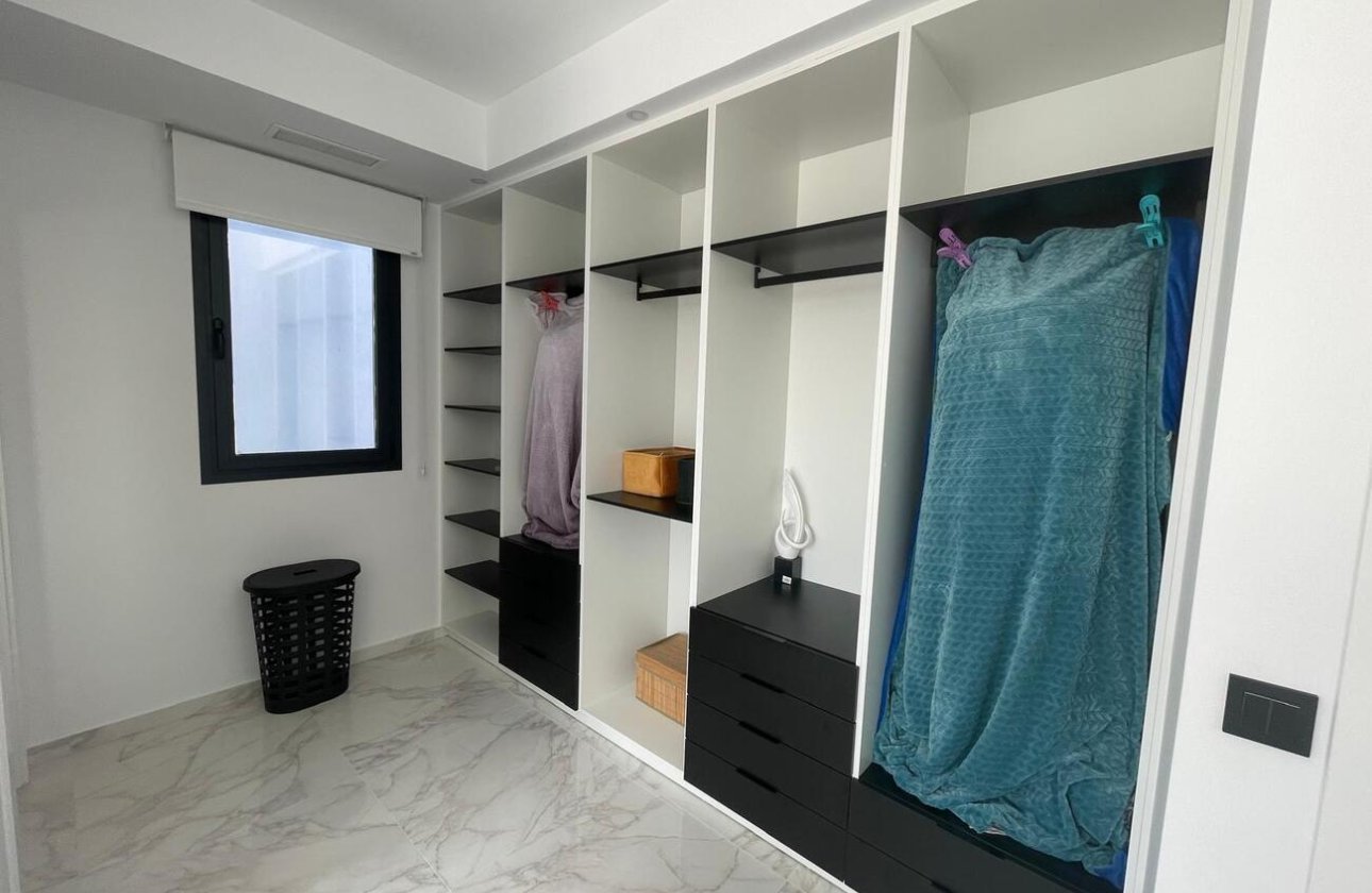 Resale - Villa -
Benijofar