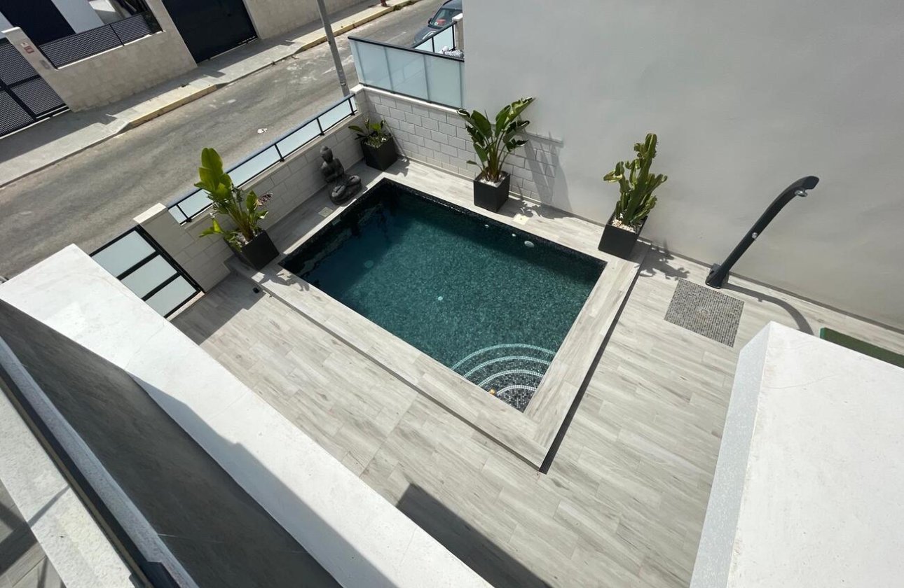 Resale - Villa -
Benijofar