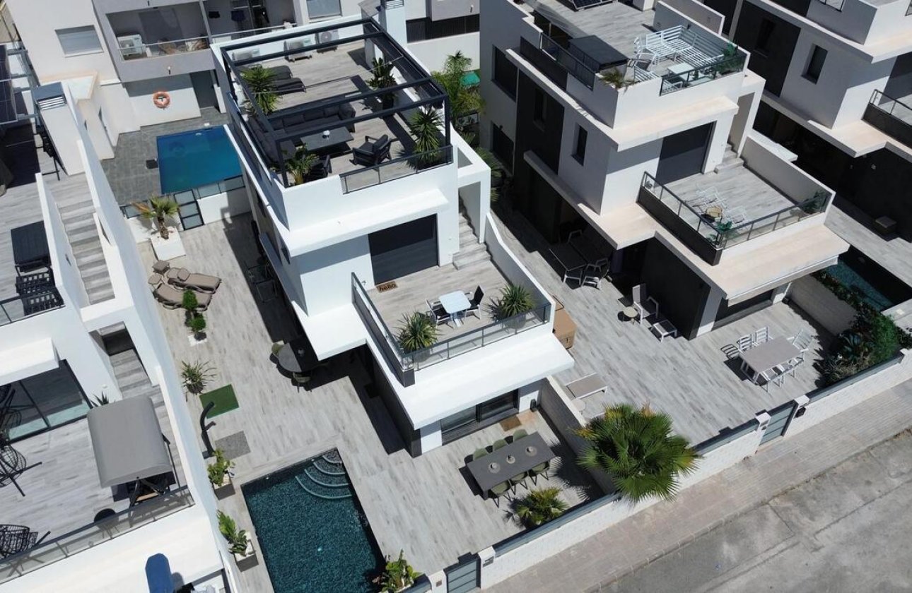 Resale - Villa -
Benijofar