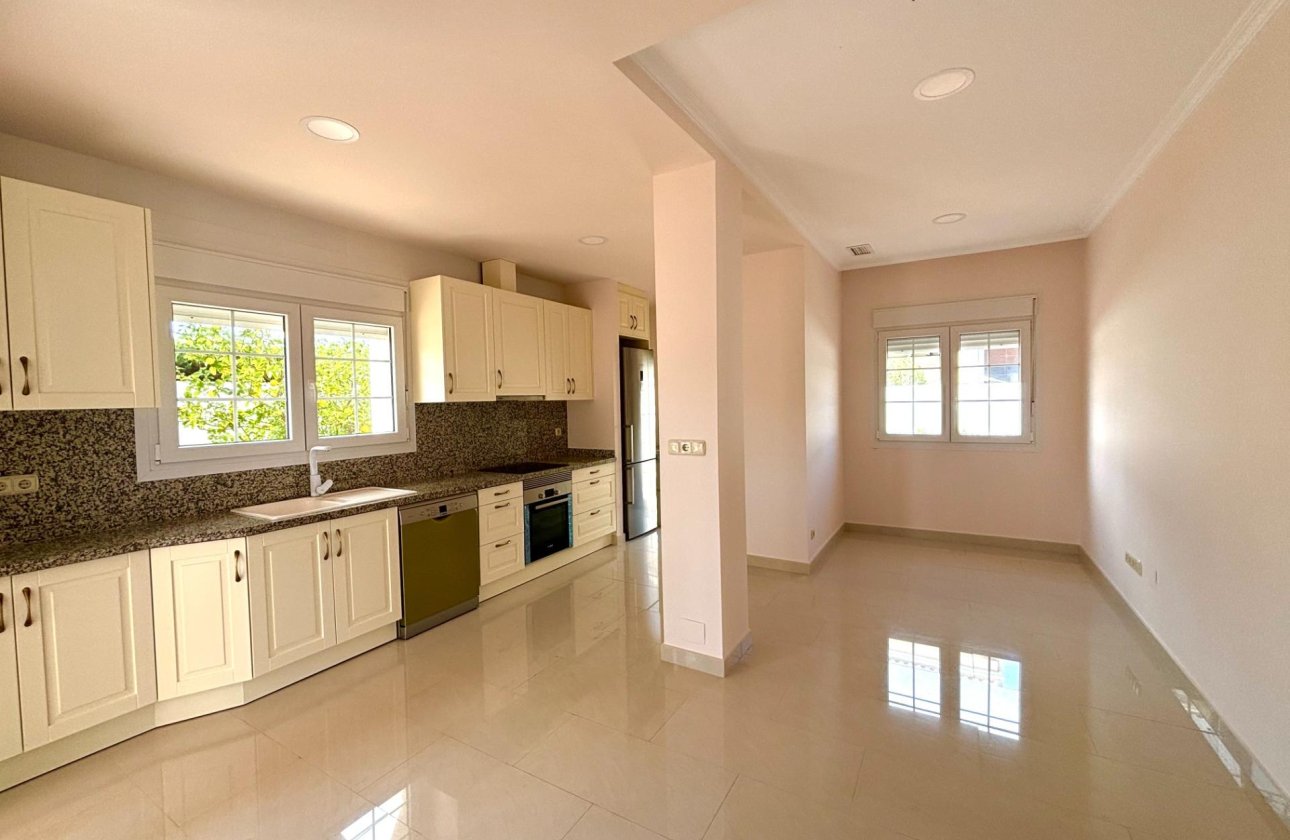 Resale - Villa -
Cabo Roig - Costa Blanca