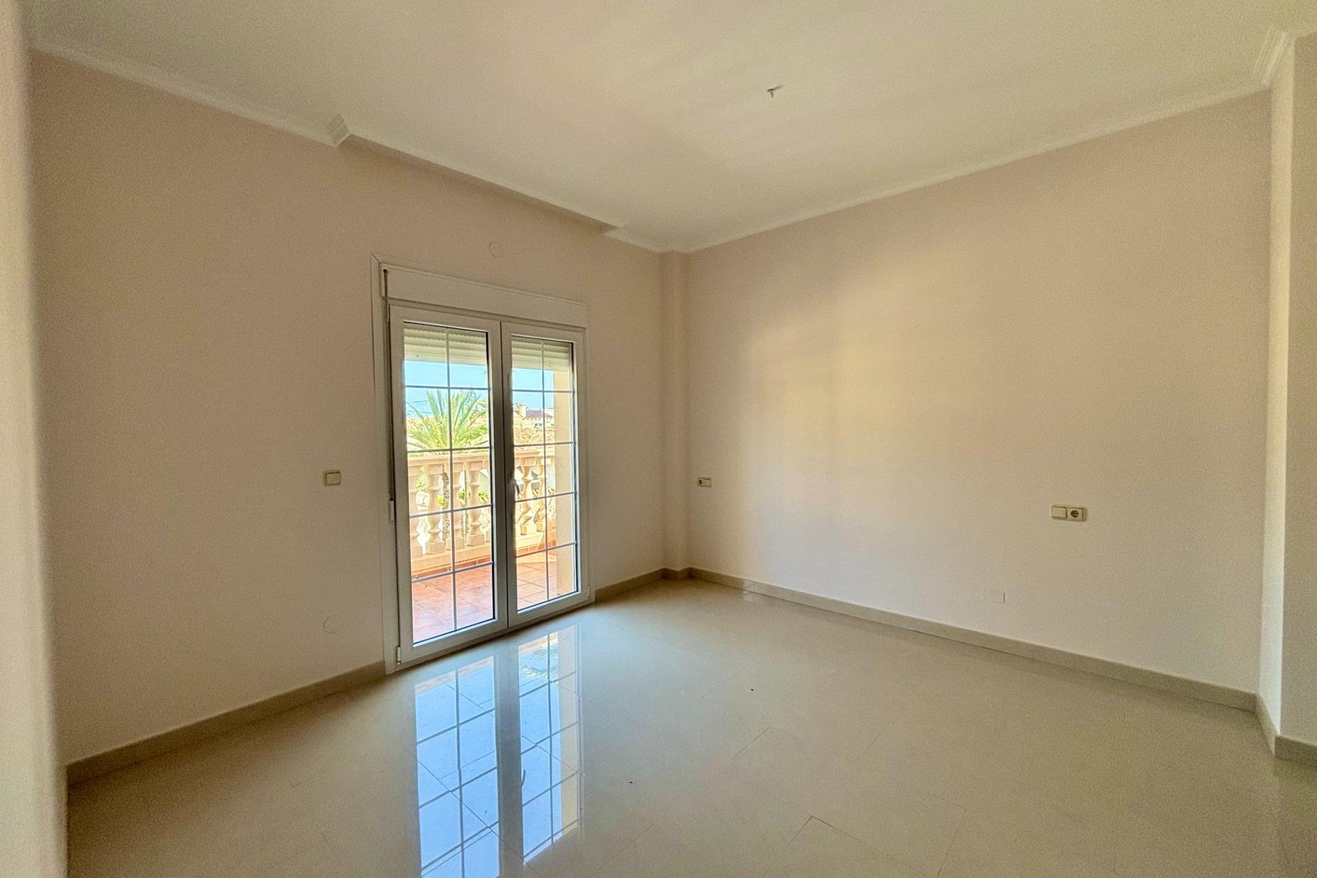 Resale - Villa -
Cabo Roig - Costa Blanca