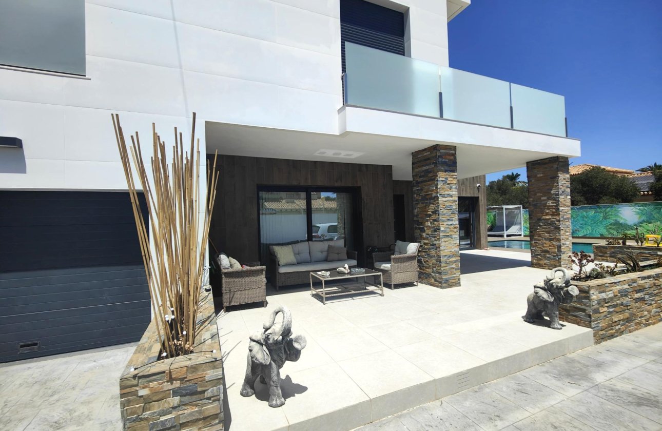 Resale - Villa -
Cabo Roig - Costa Blanca