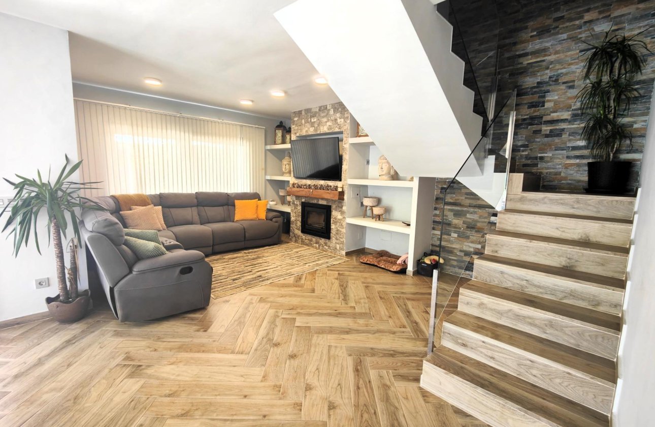 Resale - Villa -
Cabo Roig - Costa Blanca