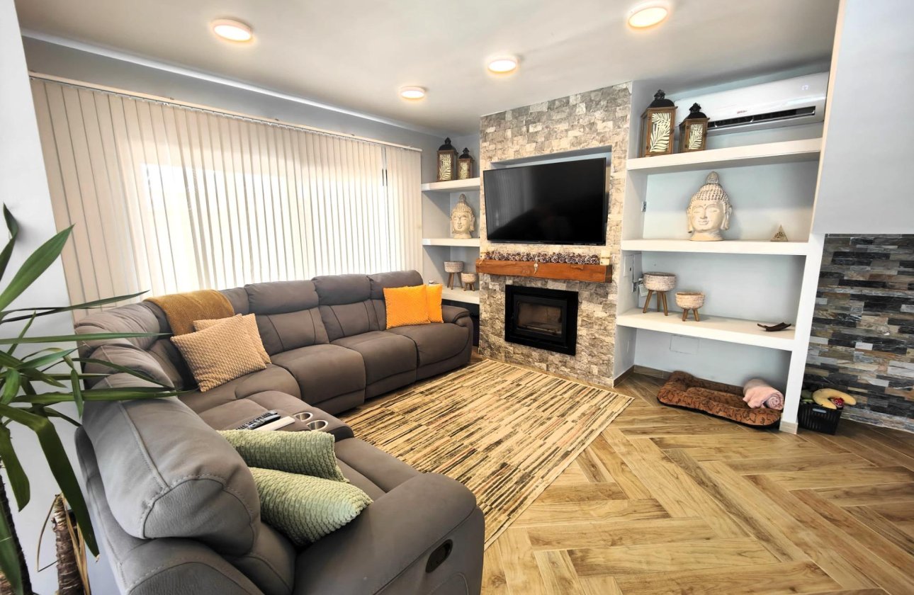 Resale - Villa -
Cabo Roig - Costa Blanca