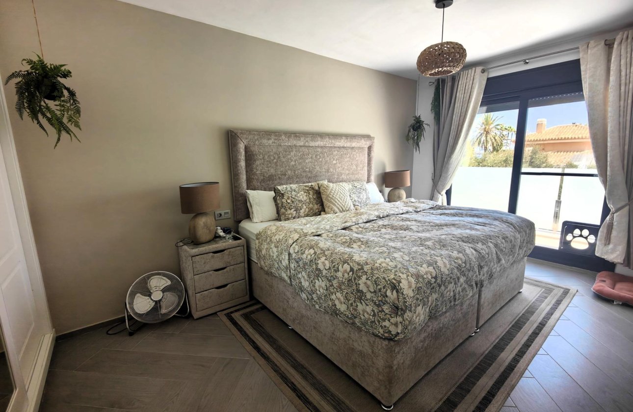 Resale - Villa -
Cabo Roig - Costa Blanca