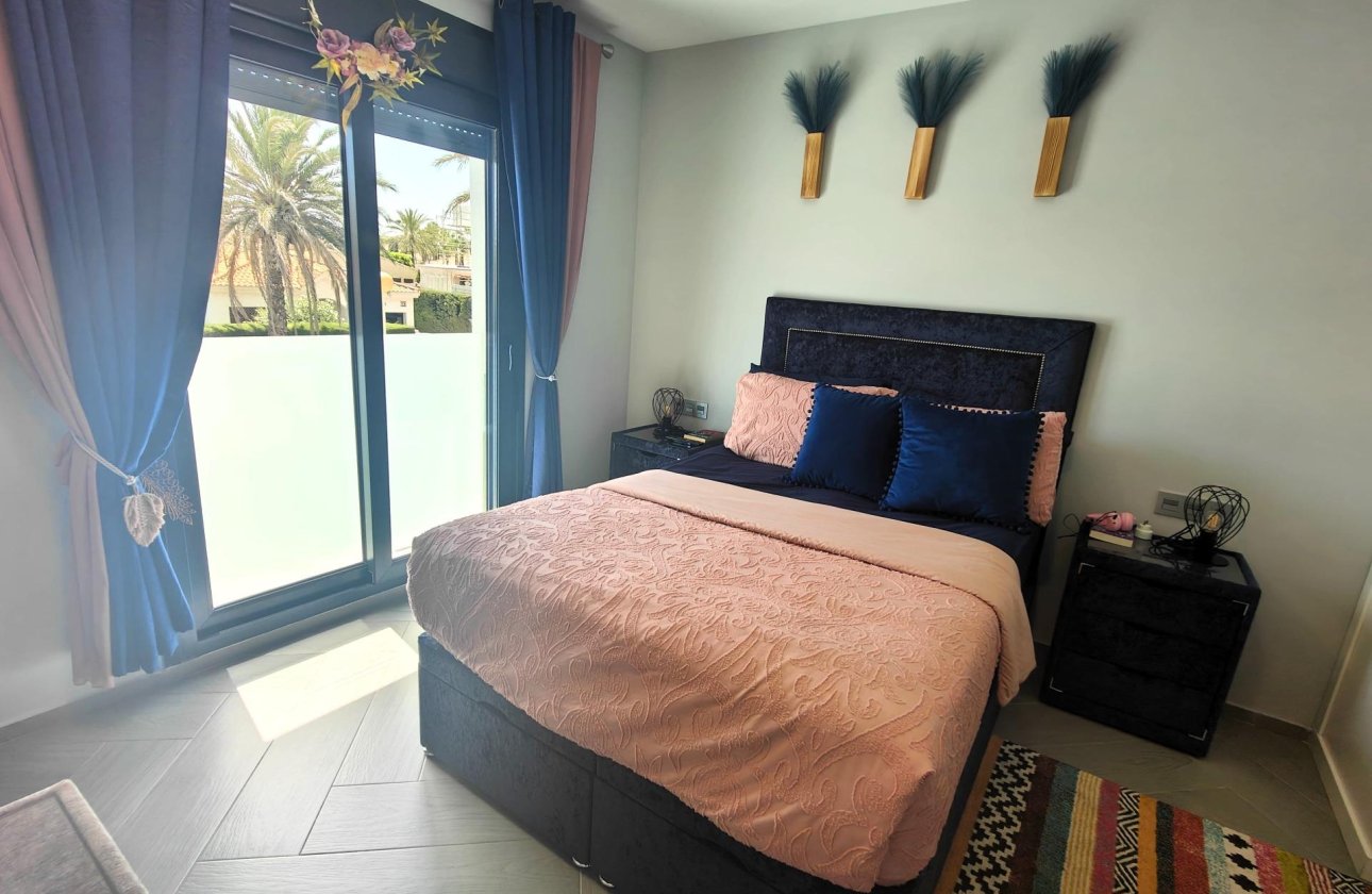 Resale - Villa -
Cabo Roig - Costa Blanca