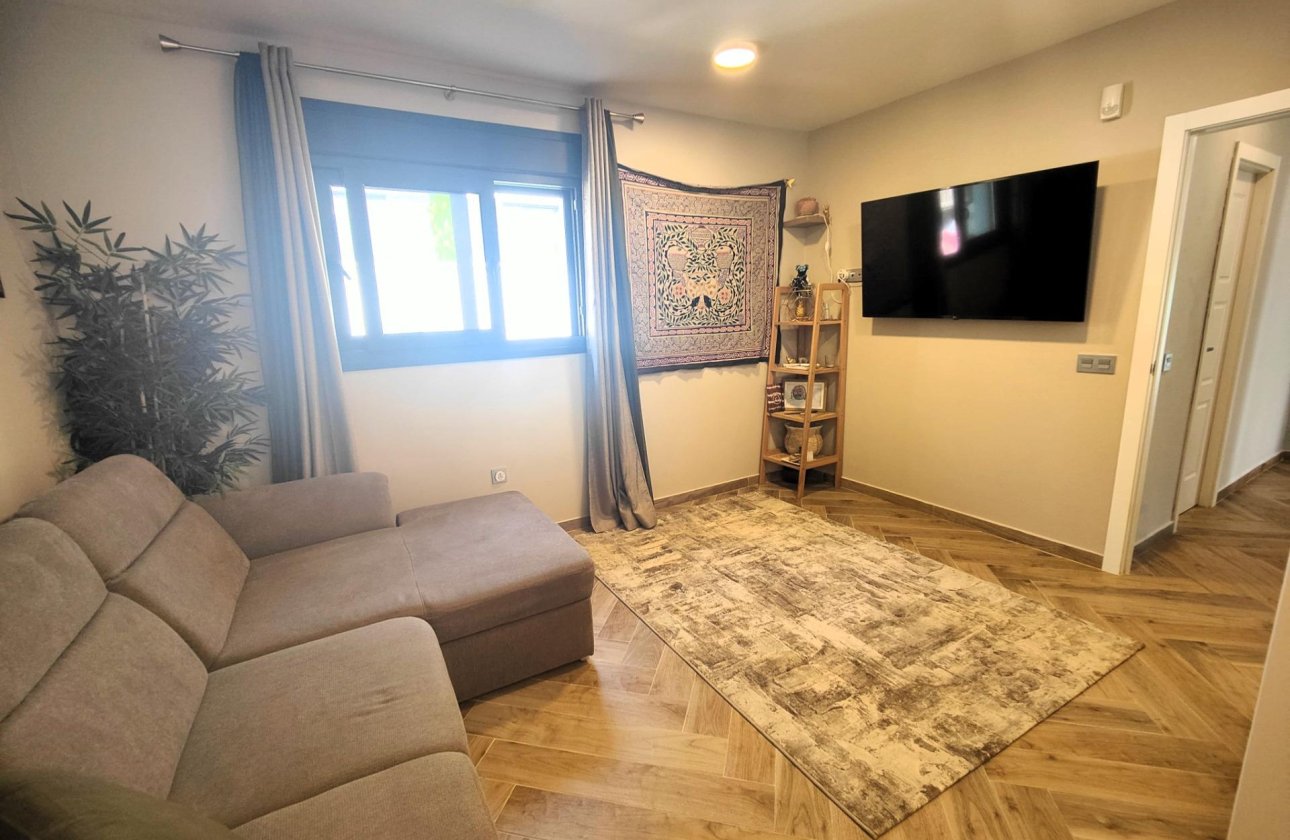 Resale - Villa -
Cabo Roig - Costa Blanca