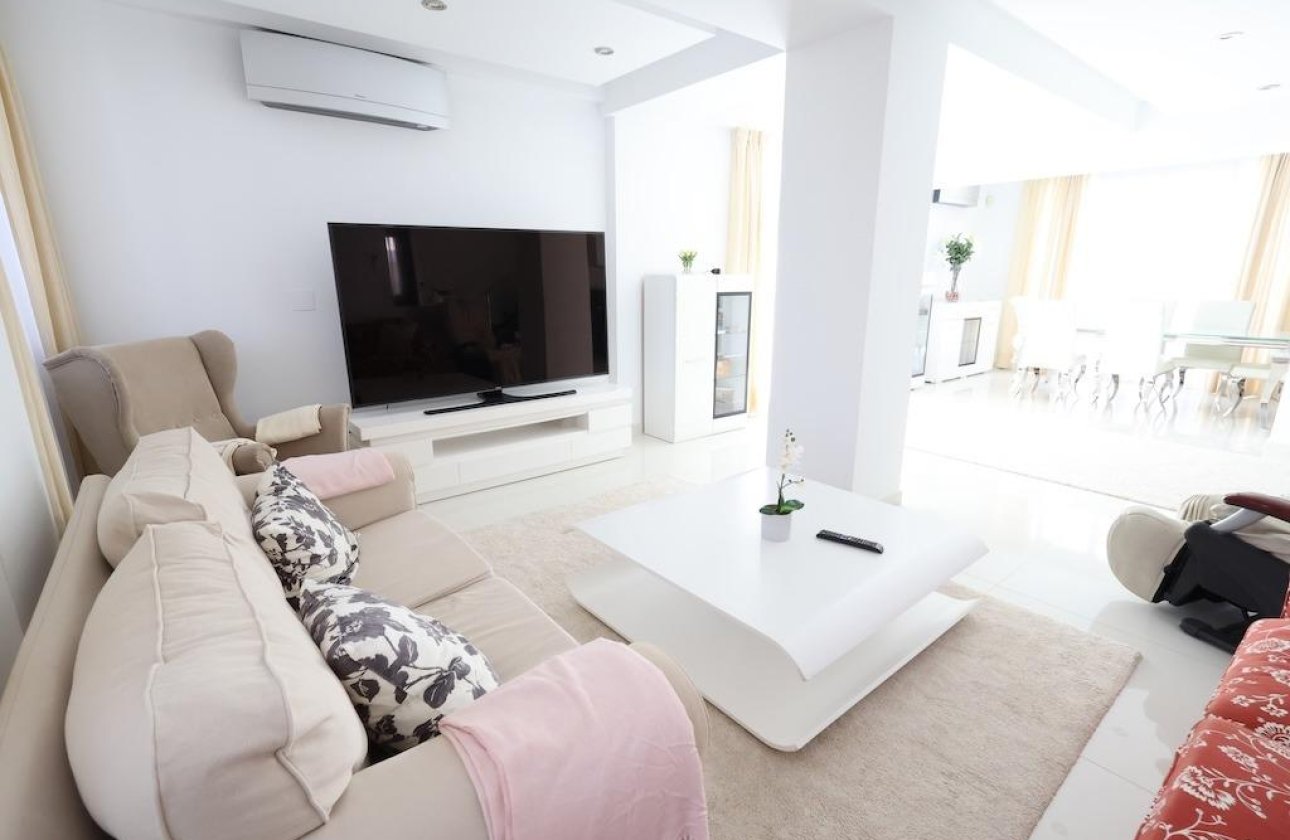 Resale - Villa -
Cabo Roig - Costa Blanca