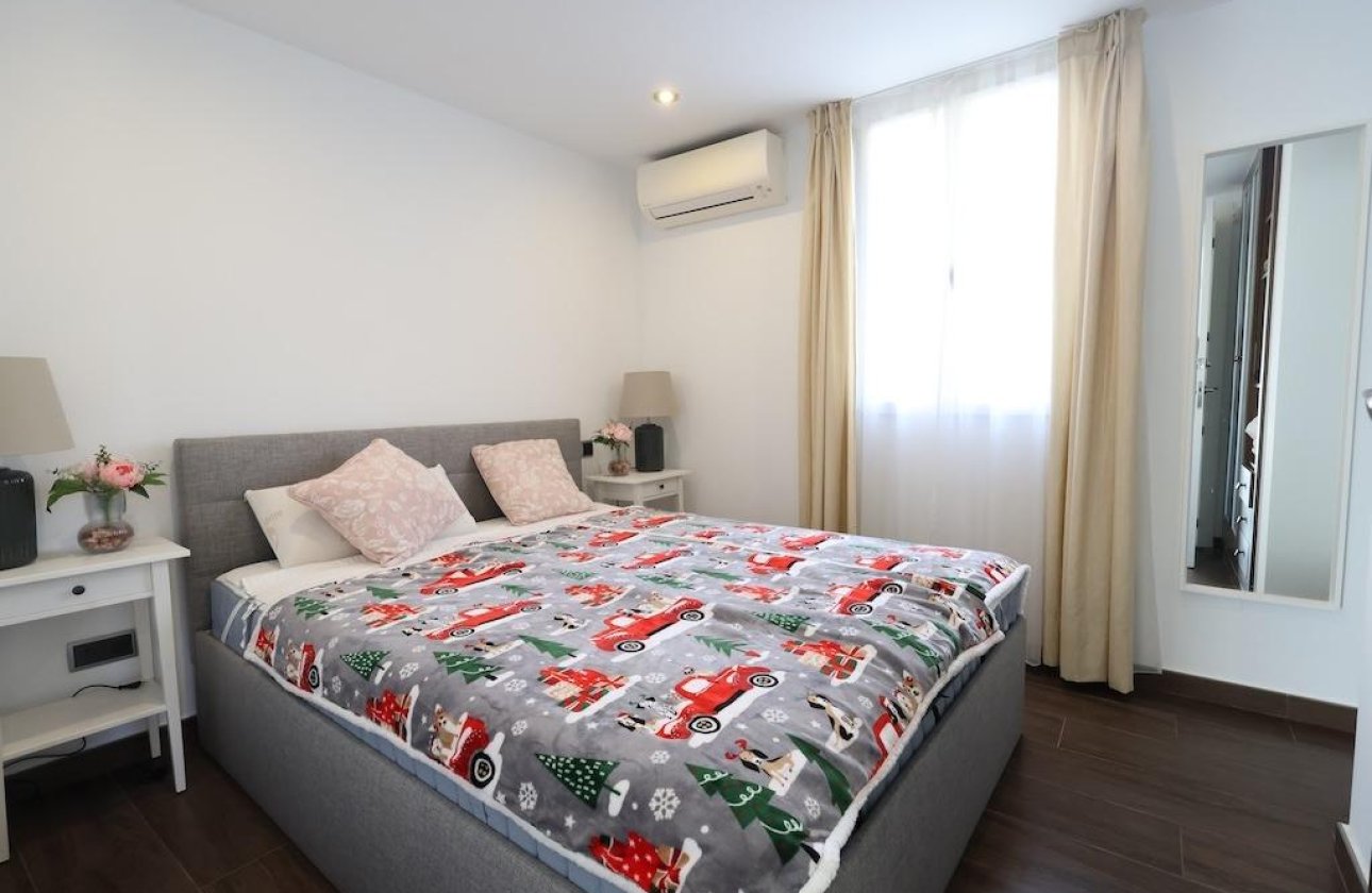 Resale - Villa -
Cabo Roig - Costa Blanca