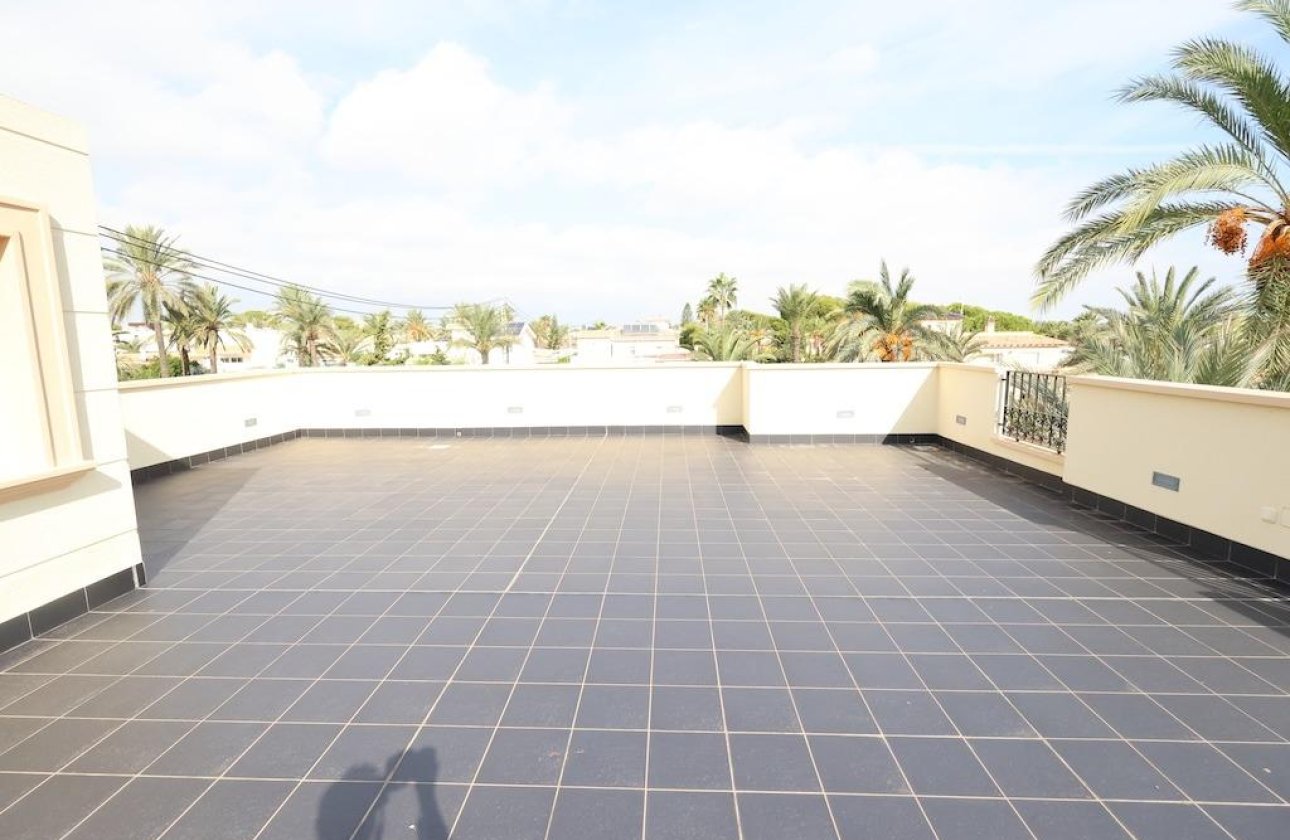 Resale - Villa -
Cabo Roig - Costa Blanca