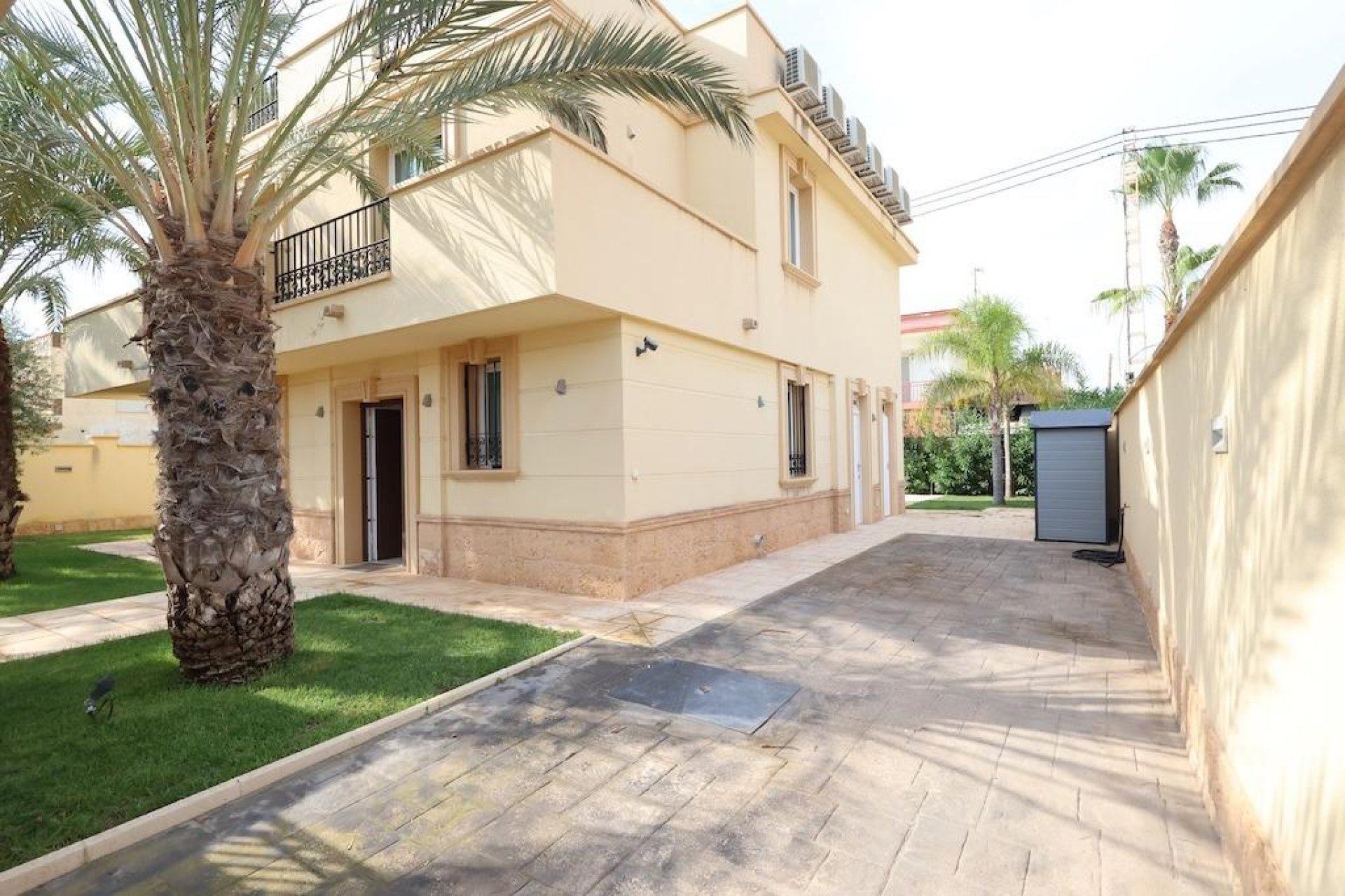 Resale - Villa -
Cabo Roig - Costa Blanca