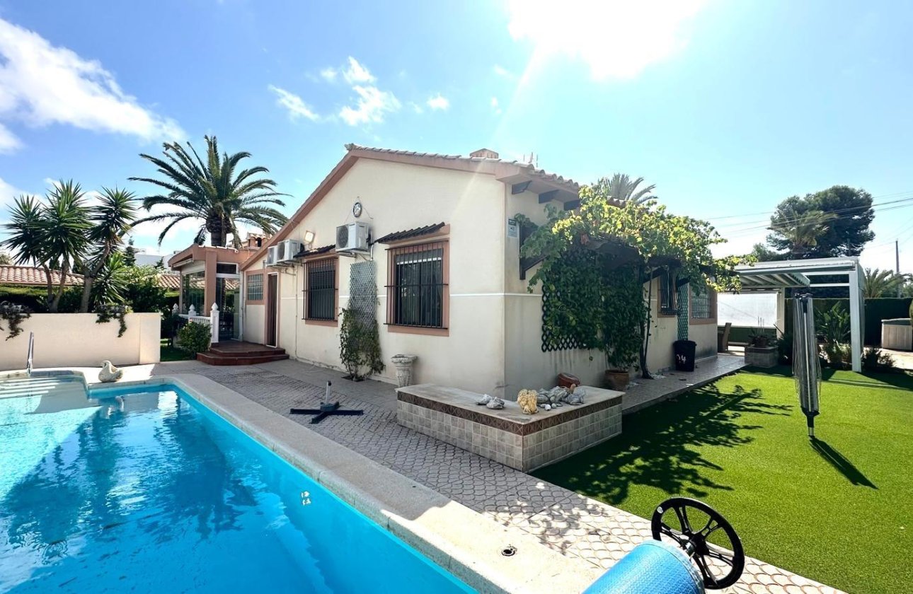 Resale - Villa -
Cabo Roig - Costa Blanca