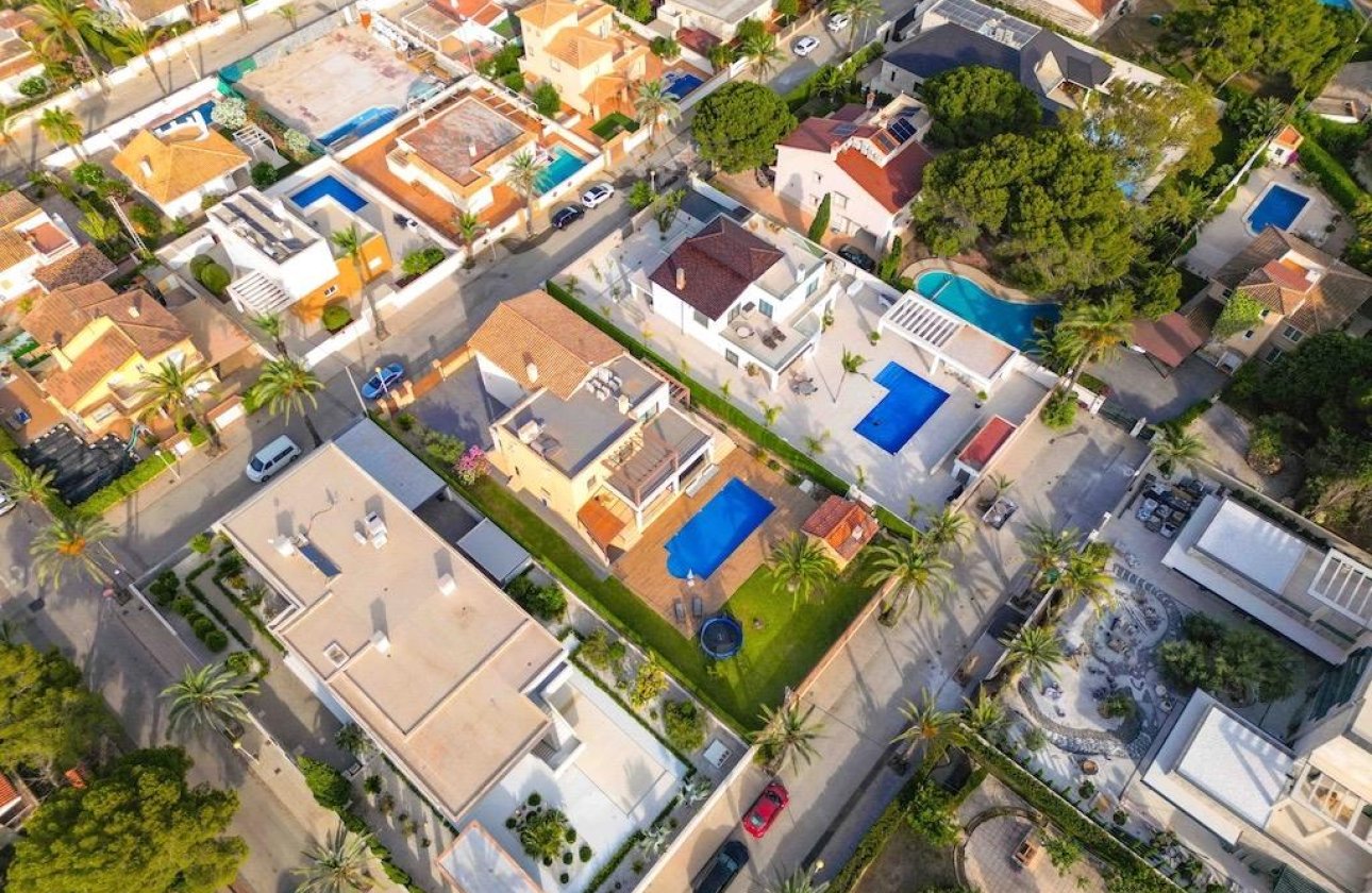Resale - Villa -
Cabo Roig - Costa Blanca