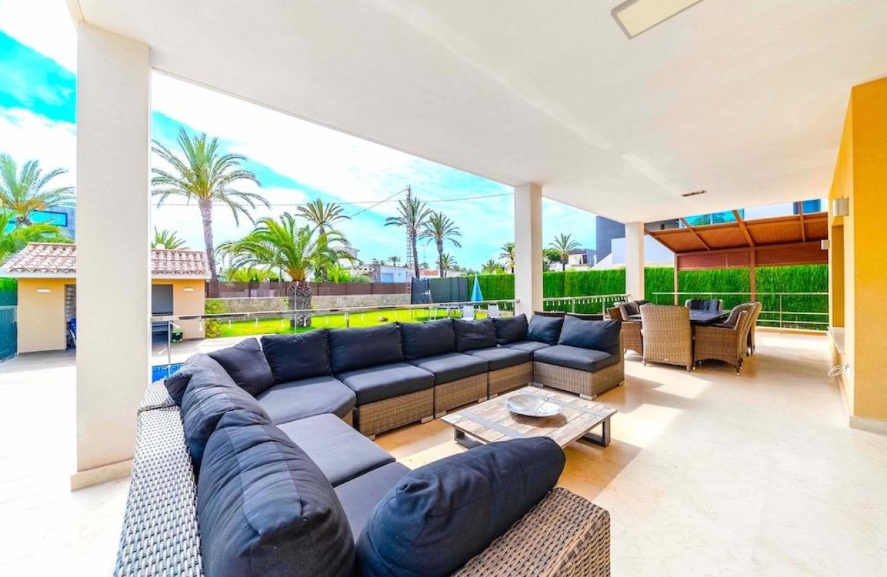 Resale - Villa -
Cabo Roig - Costa Blanca