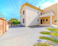 Resale - Villa -
Cabo Roig - Costa Blanca
