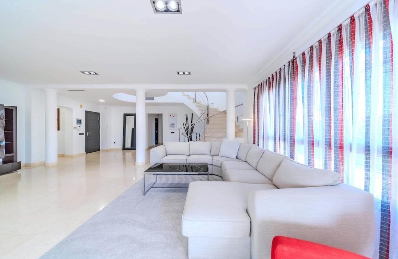 Resale - Villa -
Cabo Roig - Costa Blanca
