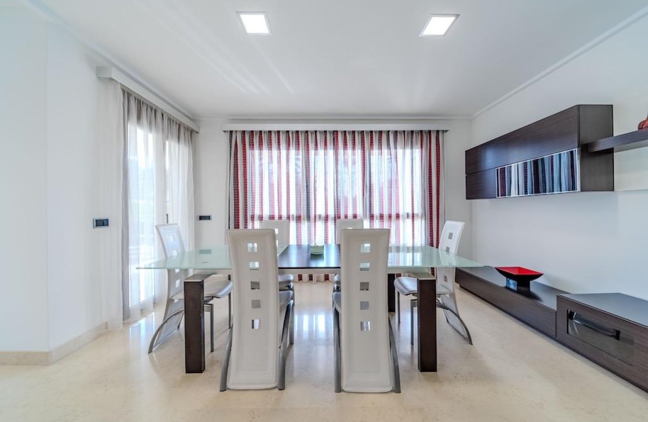 Resale - Villa -
Cabo Roig - Costa Blanca