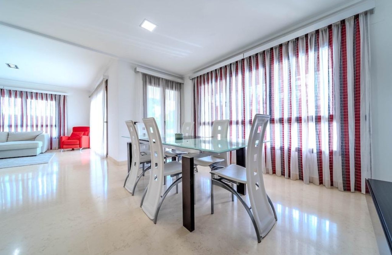 Resale - Villa -
Cabo Roig - Costa Blanca