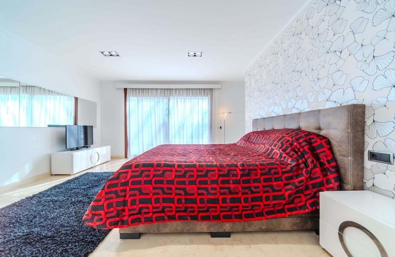 Resale - Villa -
Cabo Roig - Costa Blanca