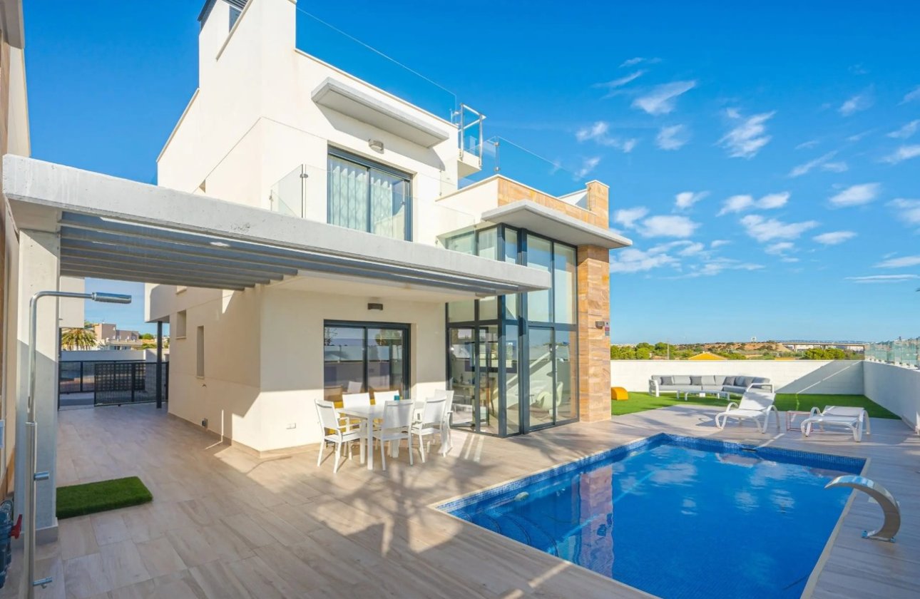 Resale - Villa -
Cabo Roig - Costa Blanca