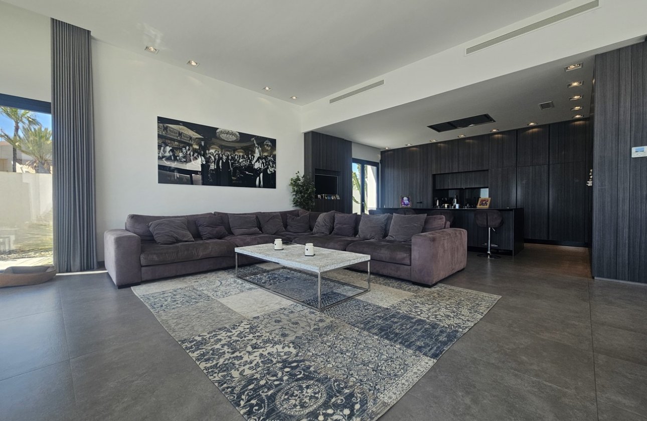 Resale - Villa -
Cabo Roig - Costa Blanca