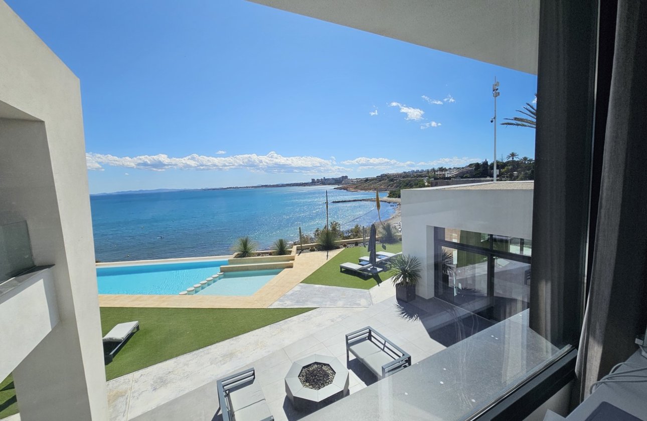Resale - Villa -
Cabo Roig - Costa Blanca