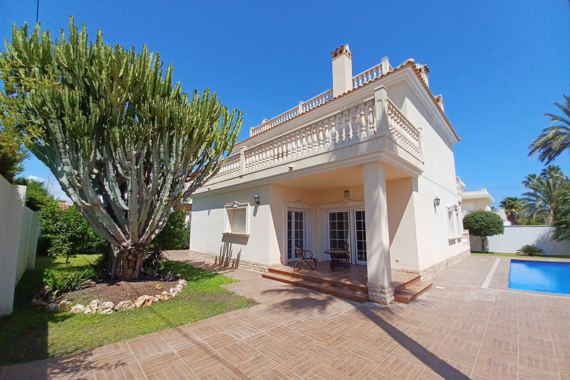 Resale - Villa -
Cabo Roig - Costa Blanca