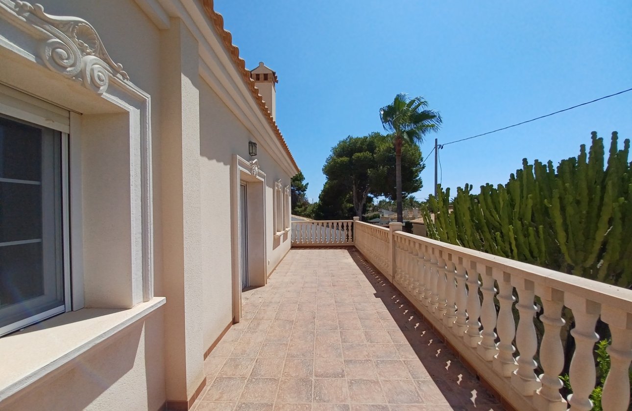 Resale - Villa -
Cabo Roig - Costa Blanca