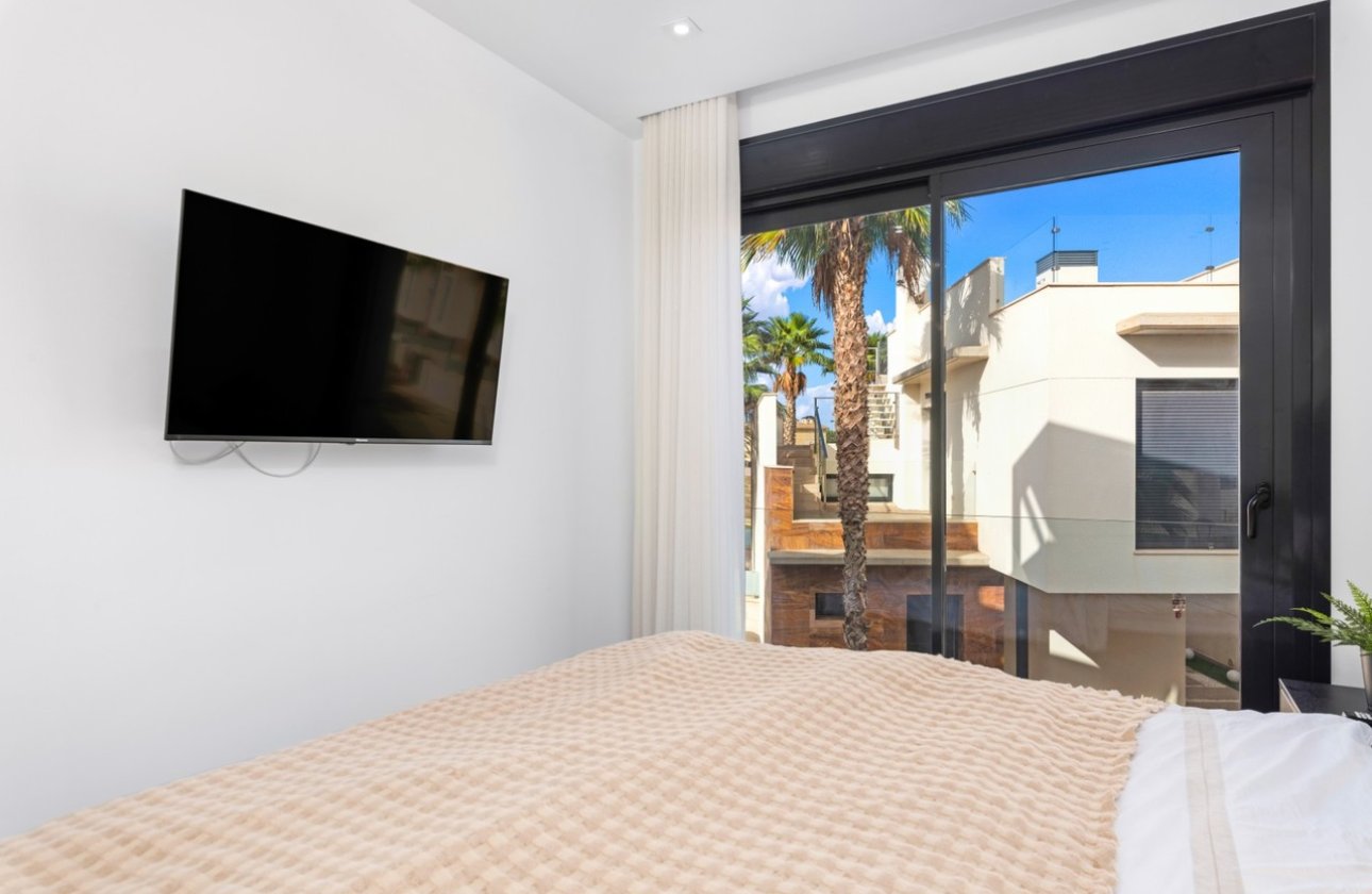 Resale - Villa -
Cabo Roig - Costa Blanca