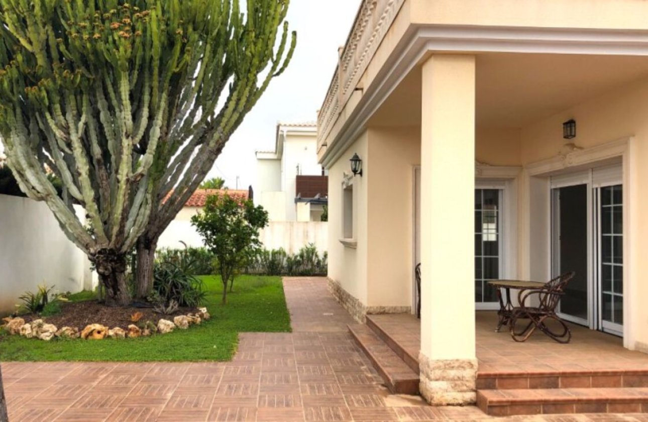 Resale - Villa -
Cabo Roig - Costa Blanca