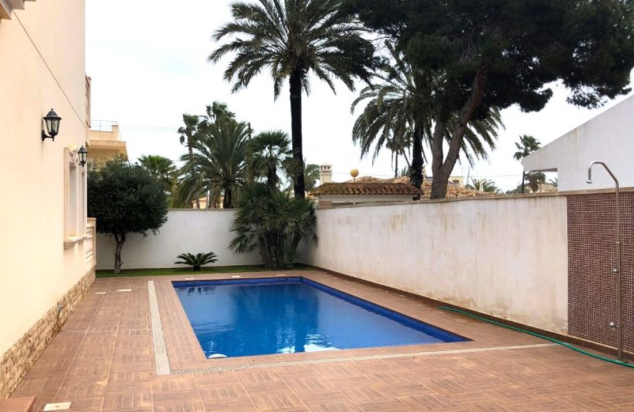Resale - Villa -
Cabo Roig - Costa Blanca