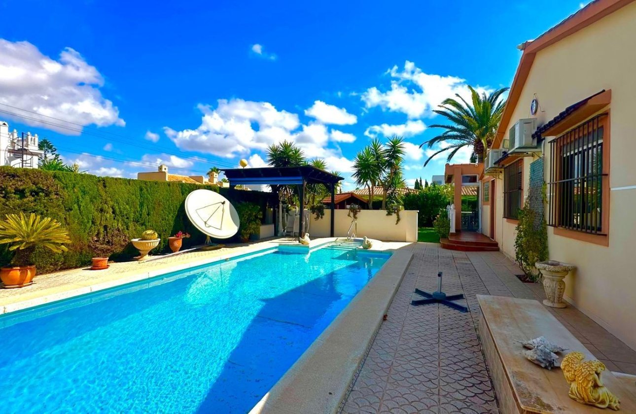 Resale - Villa -
Cabo Roig - Costa Blanca