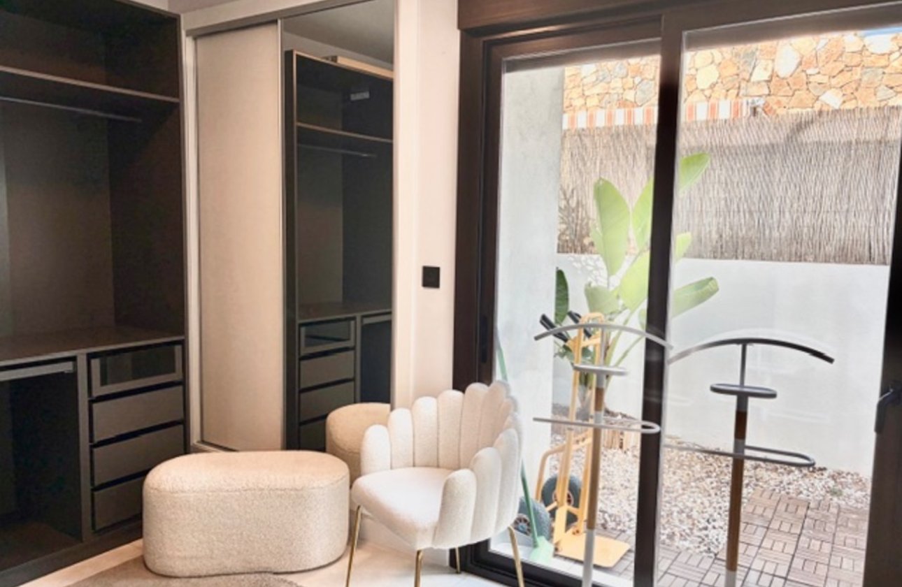 Resale - Villa -
Cabo Roig - Costa Blanca