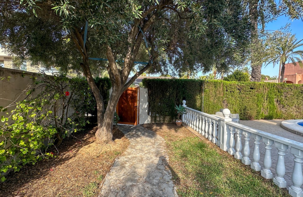 Resale - Villa -
Cabo Roig - Costa Blanca