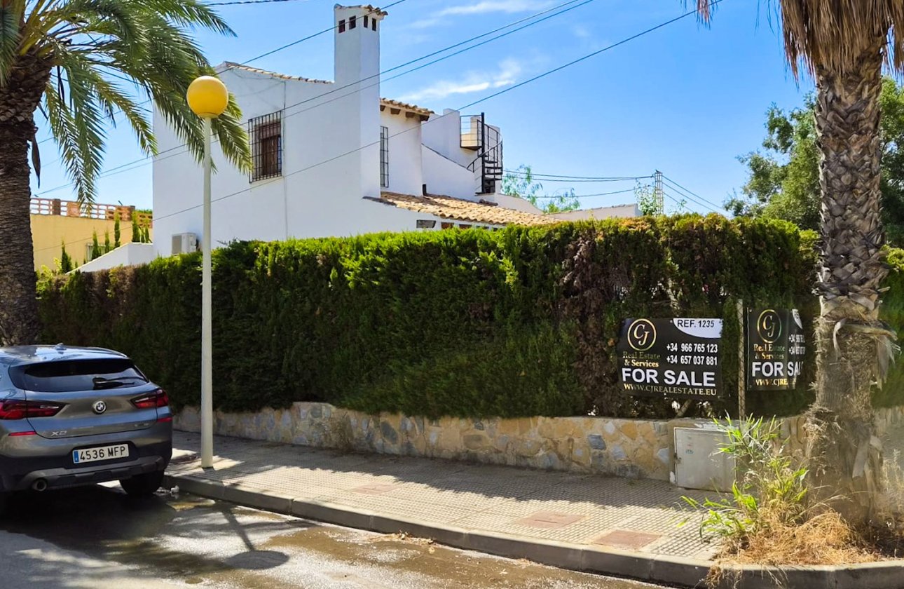 Resale - Villa -
Cabo Roig - Costa Blanca