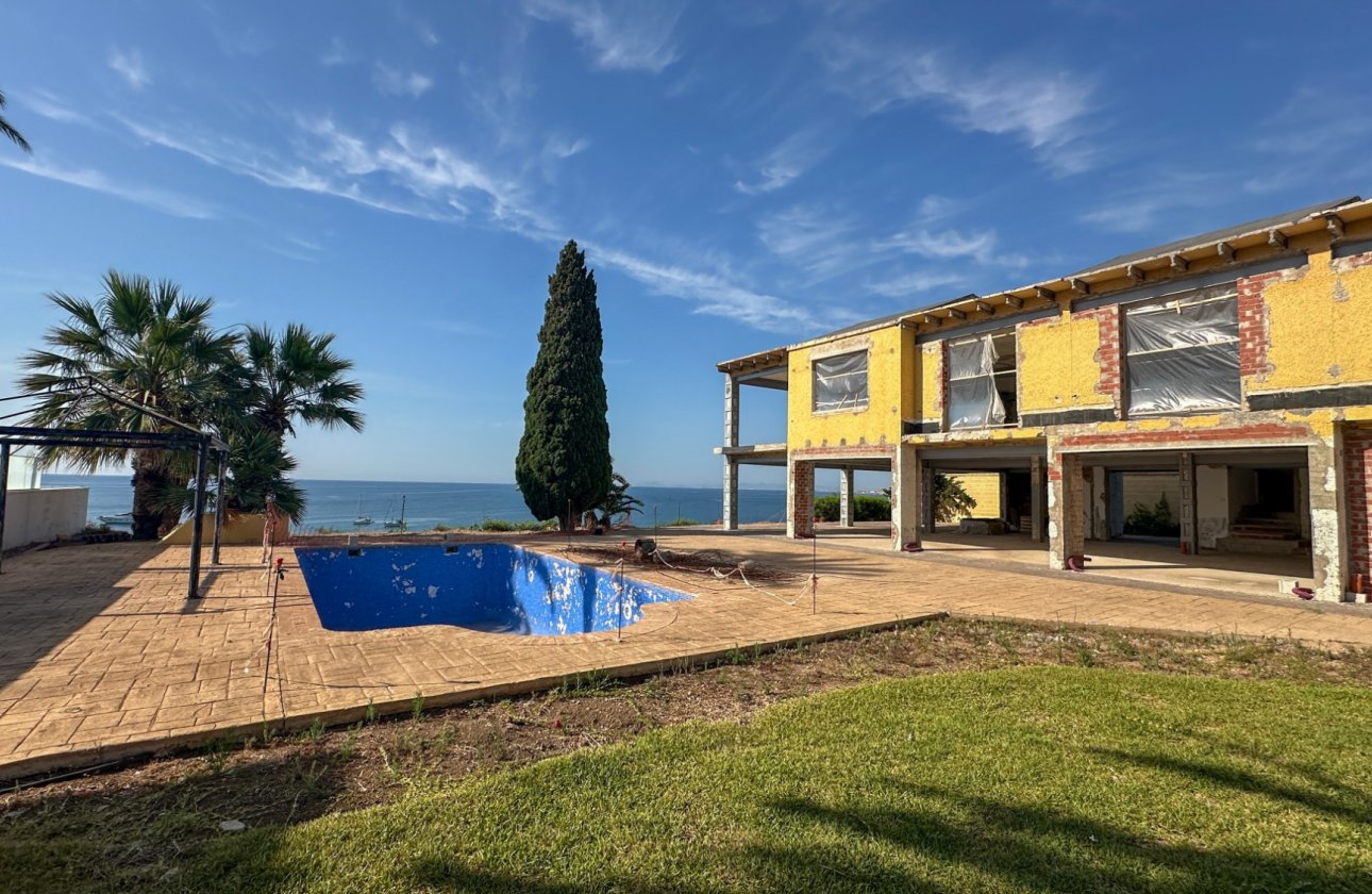 Resale - Villa -
Cabo Roig - Costa Blanca