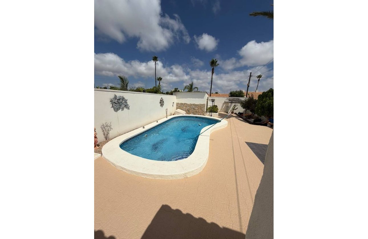 Resale - Villa -
Cabo Roig - Costa Blanca