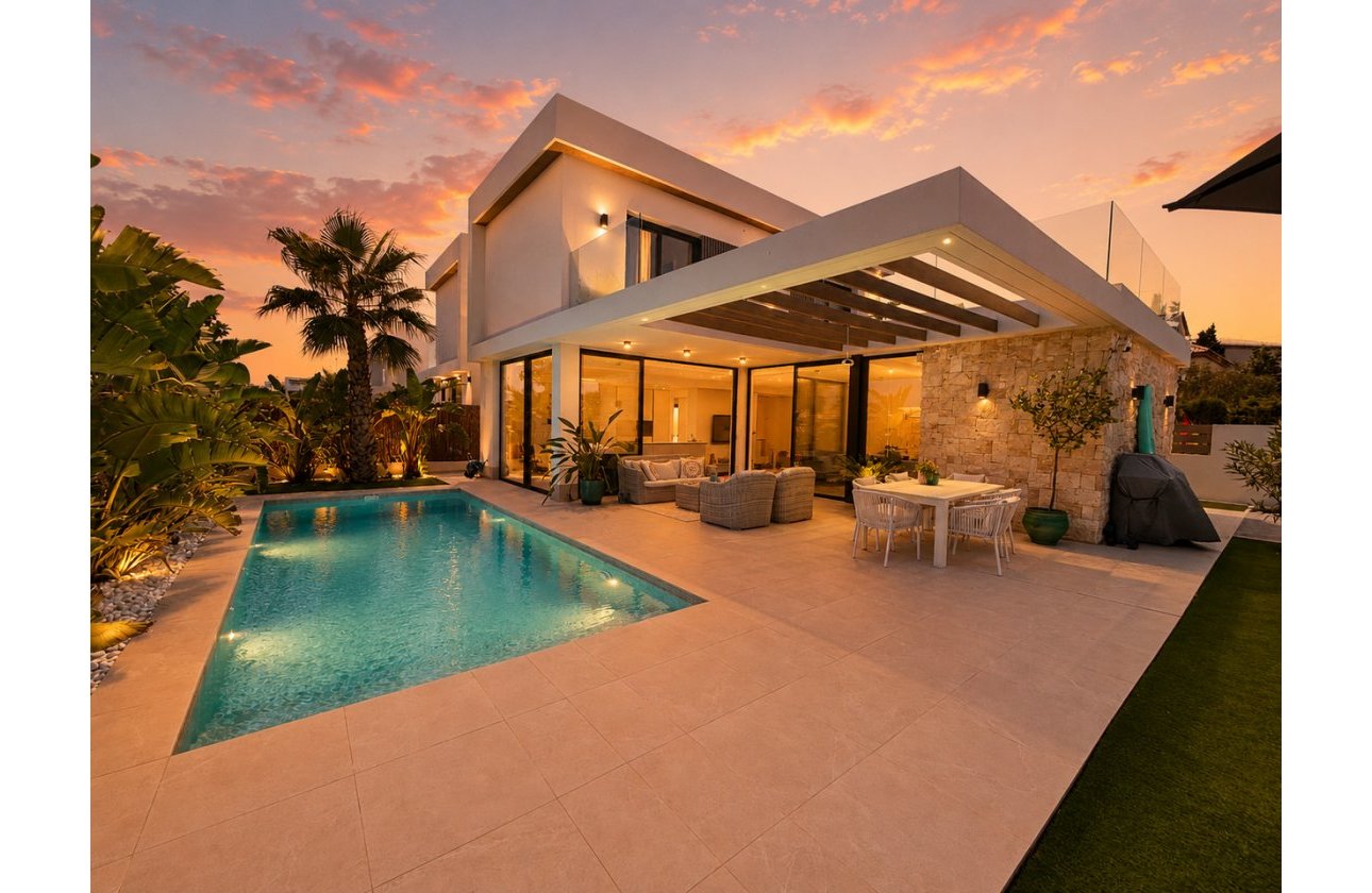 Resale - Villa -
Cabo Roig - Costa Blanca