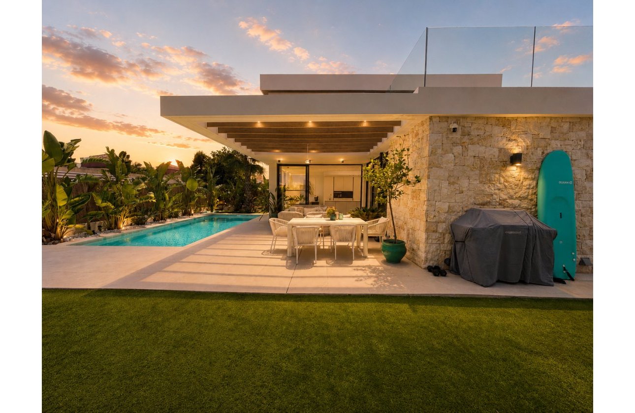 Resale - Villa -
Cabo Roig - Costa Blanca