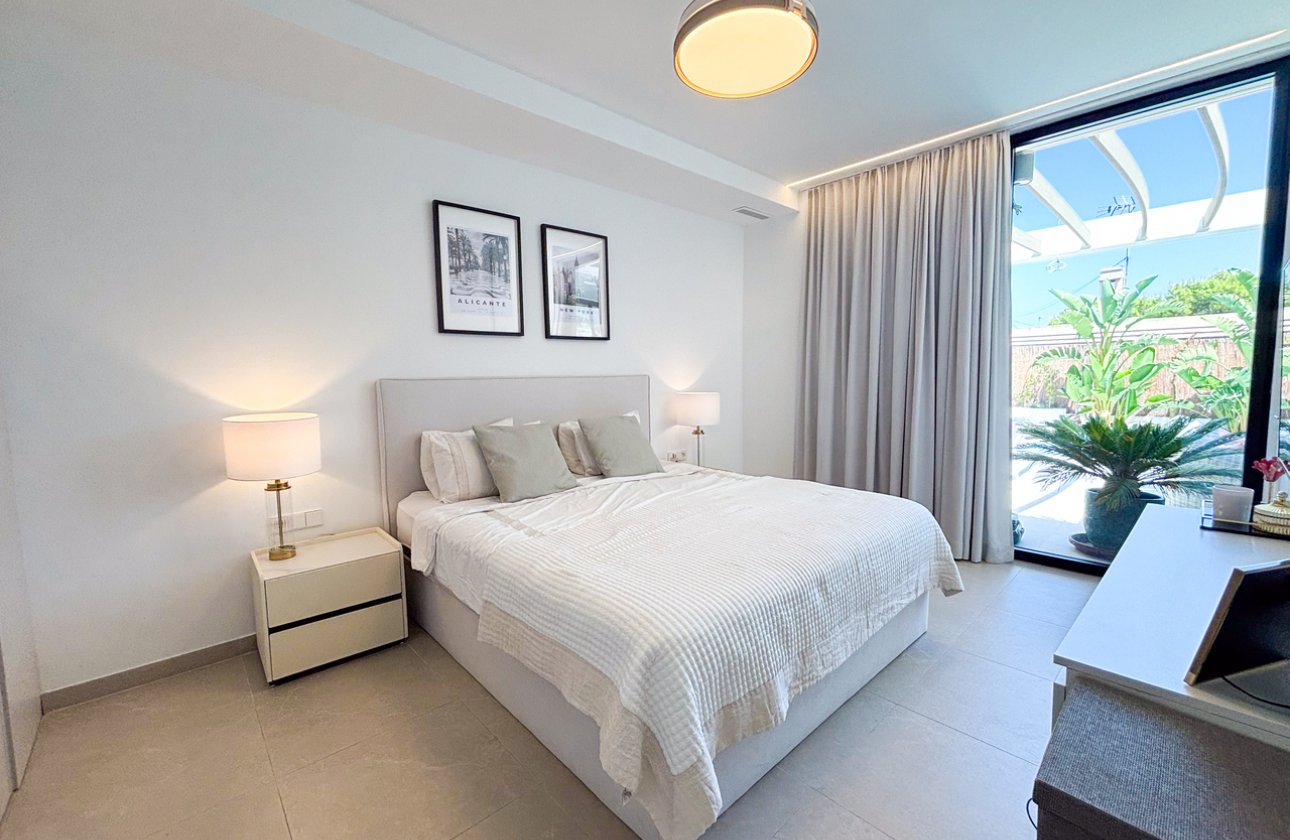 Resale - Villa -
Cabo Roig - Costa Blanca