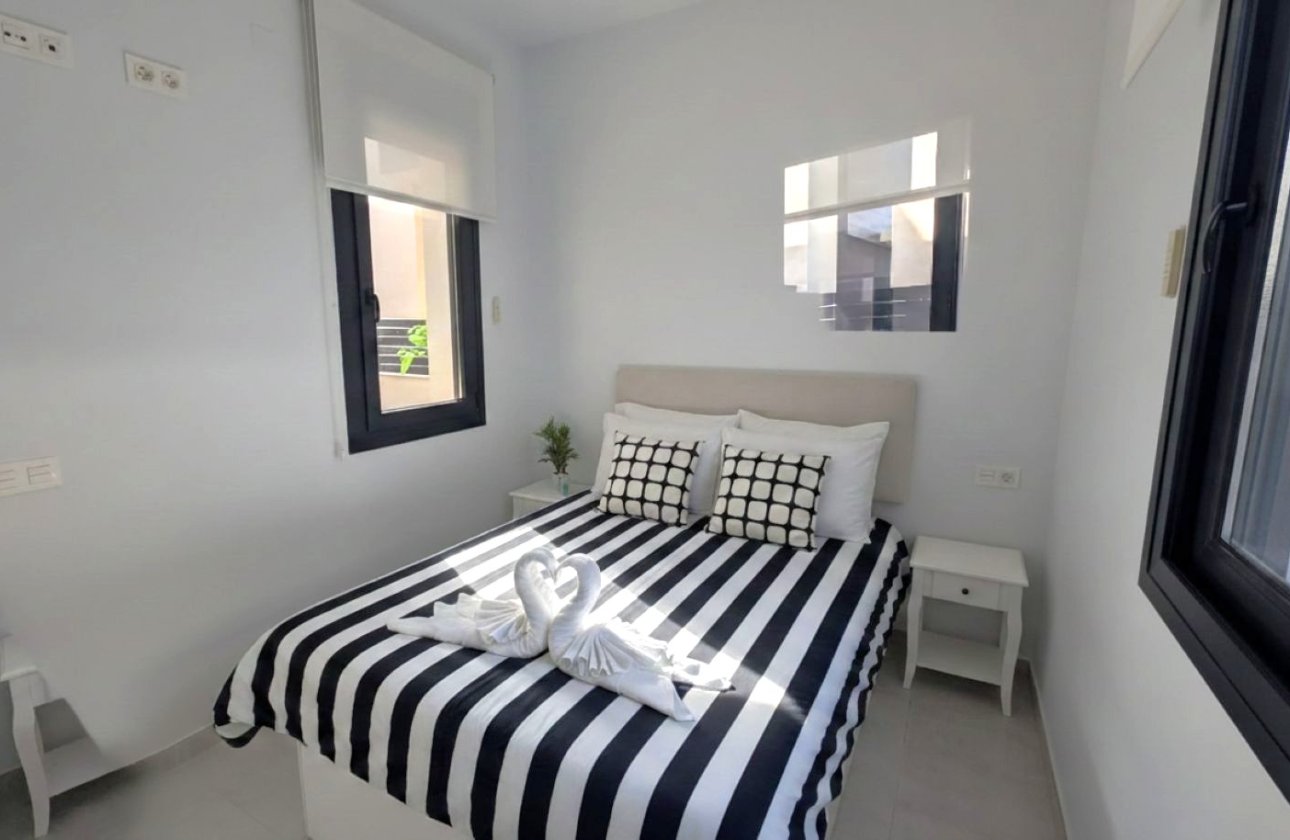 Resale - Villa -
Cabo Roig - Costa Blanca