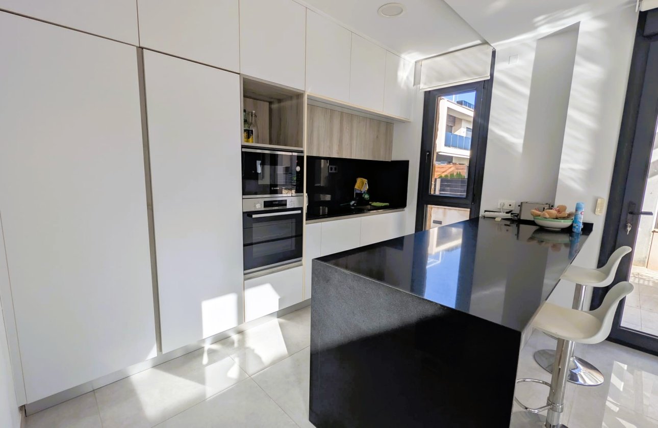 Resale - Villa -
Cabo Roig - Costa Blanca